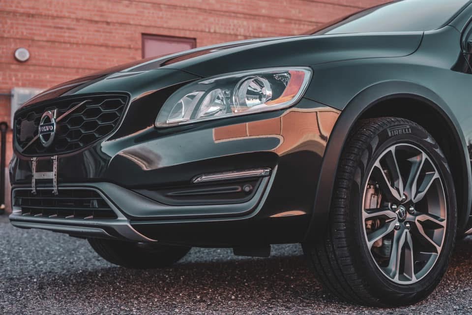 Volvo front end that Independent Vehicle Service will service.