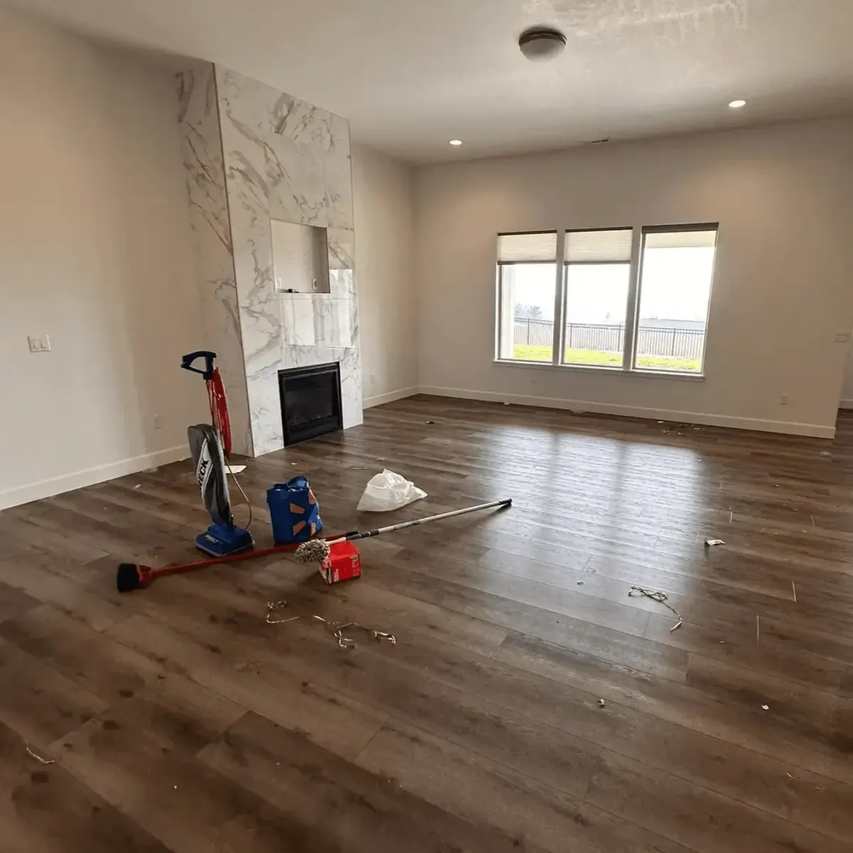 Duo Cleaning Company team cleaning an empty home in the Tri-Cities.