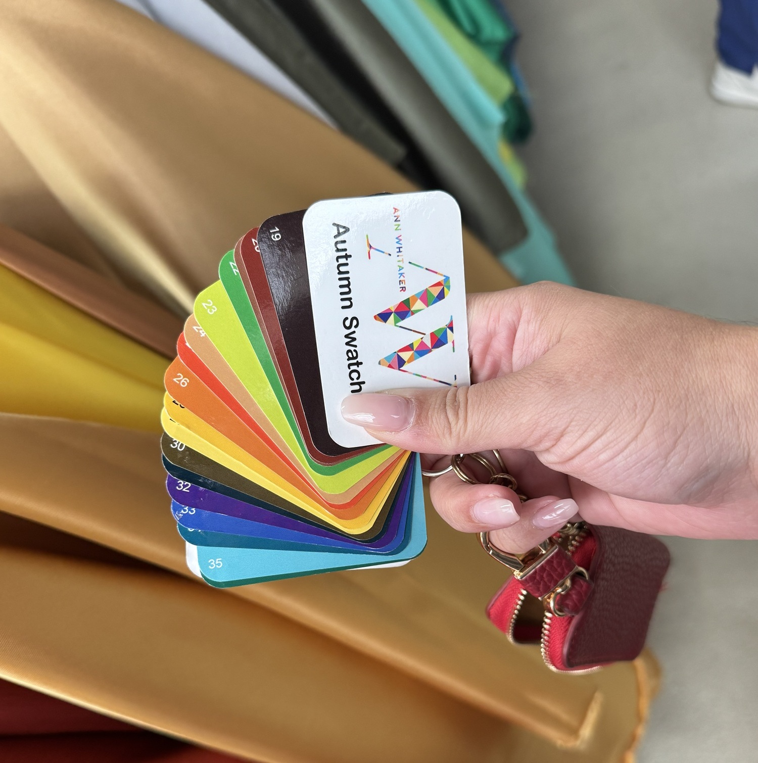 What Happens in a Colour Analysis Consultation? A Real Conversation to Put Your Mind at Ease