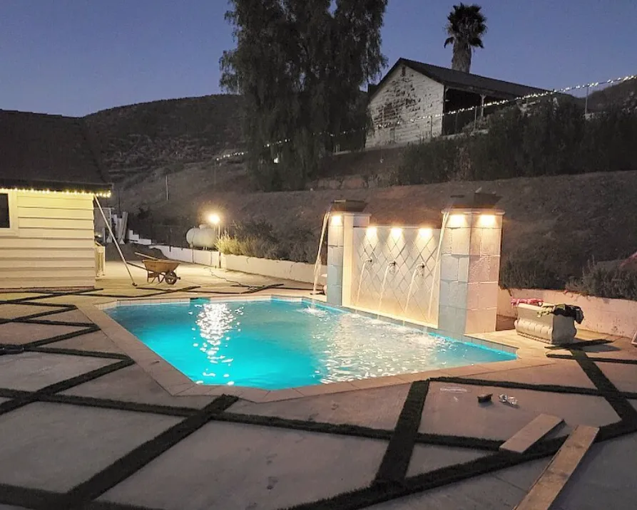 {{ custom_values.service_1 }} in {{custom_values.biz_area_1})