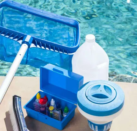 Pool maintenance / cleaning services in Corona