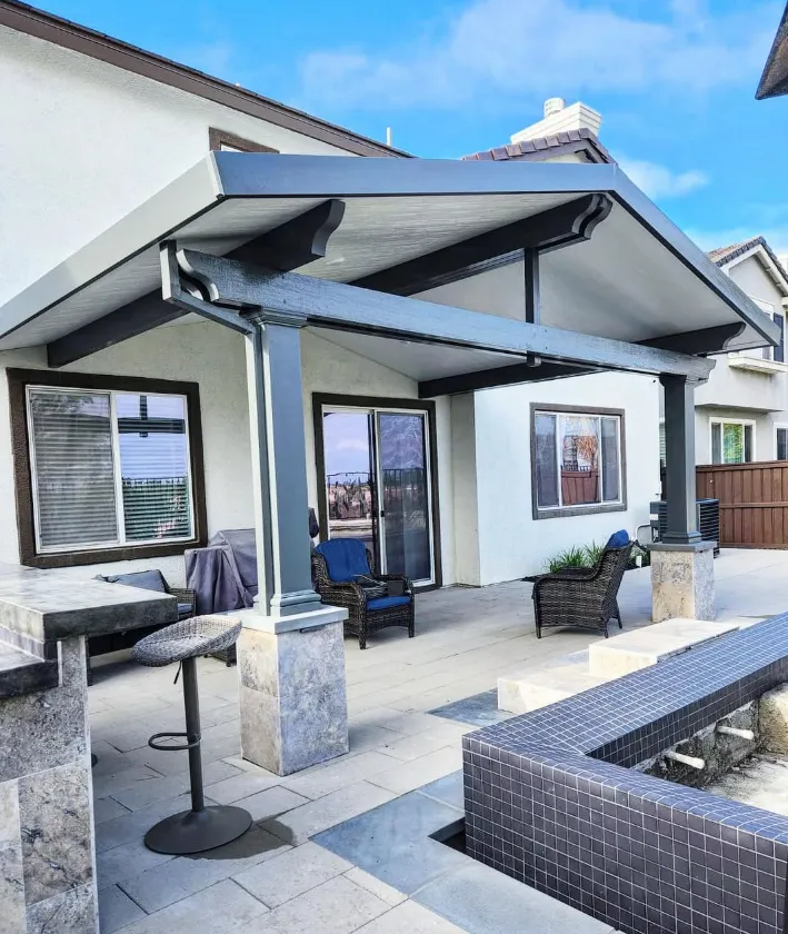 Pool maintenance / cleaning services Corona