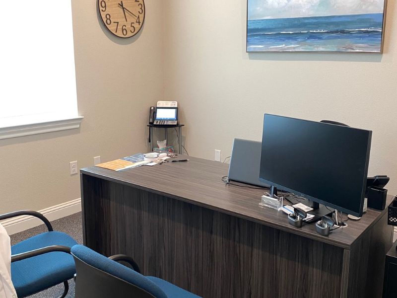 office desk computer and chairs