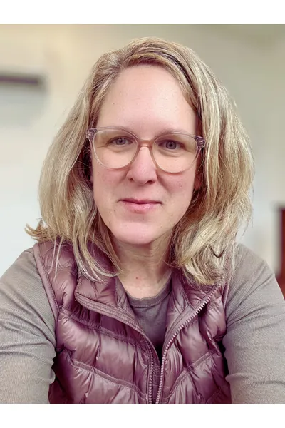 Book a free 1 min consultation with Amie Longmire