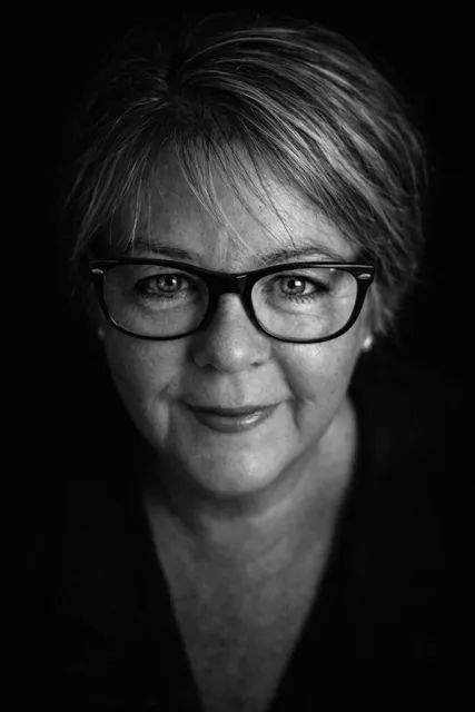 Deb Bell - Warm British Female Narrator