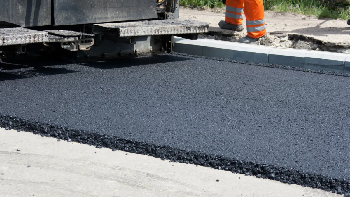 White Pine Asphalt & Paving Install asphalt in Driveway