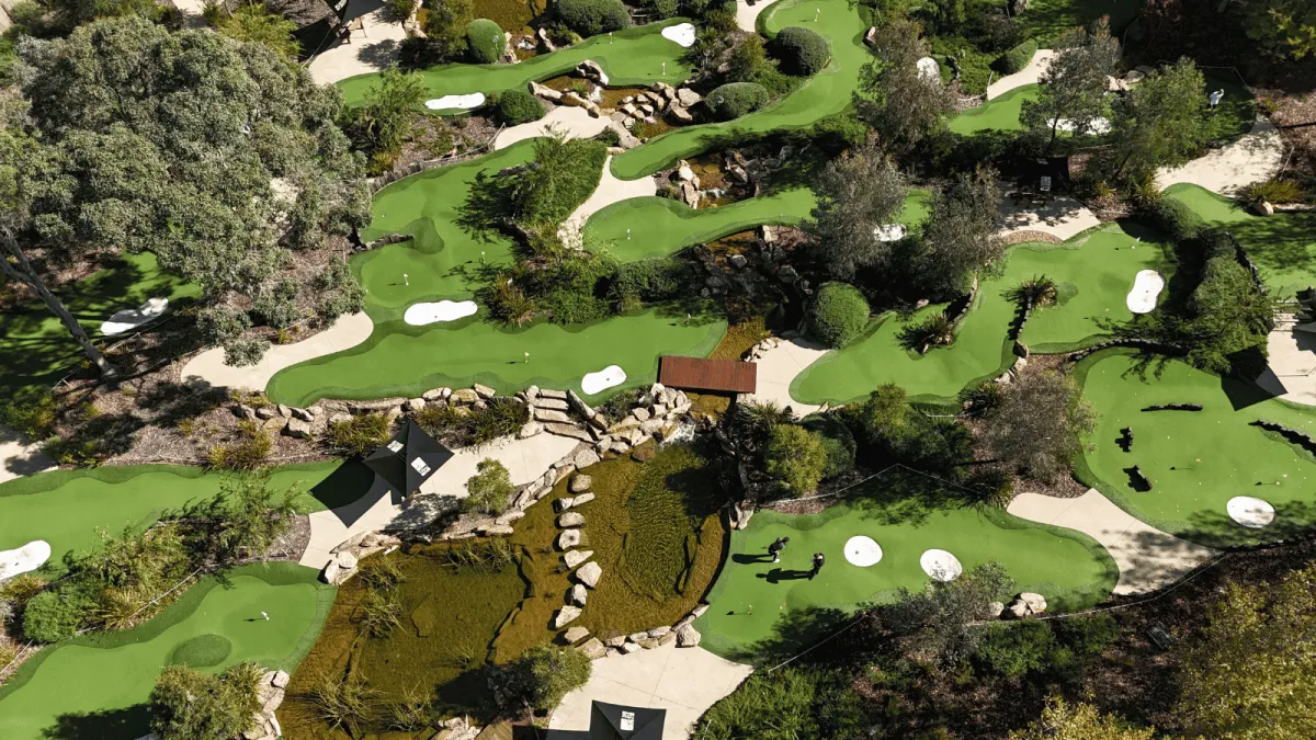 mini golf