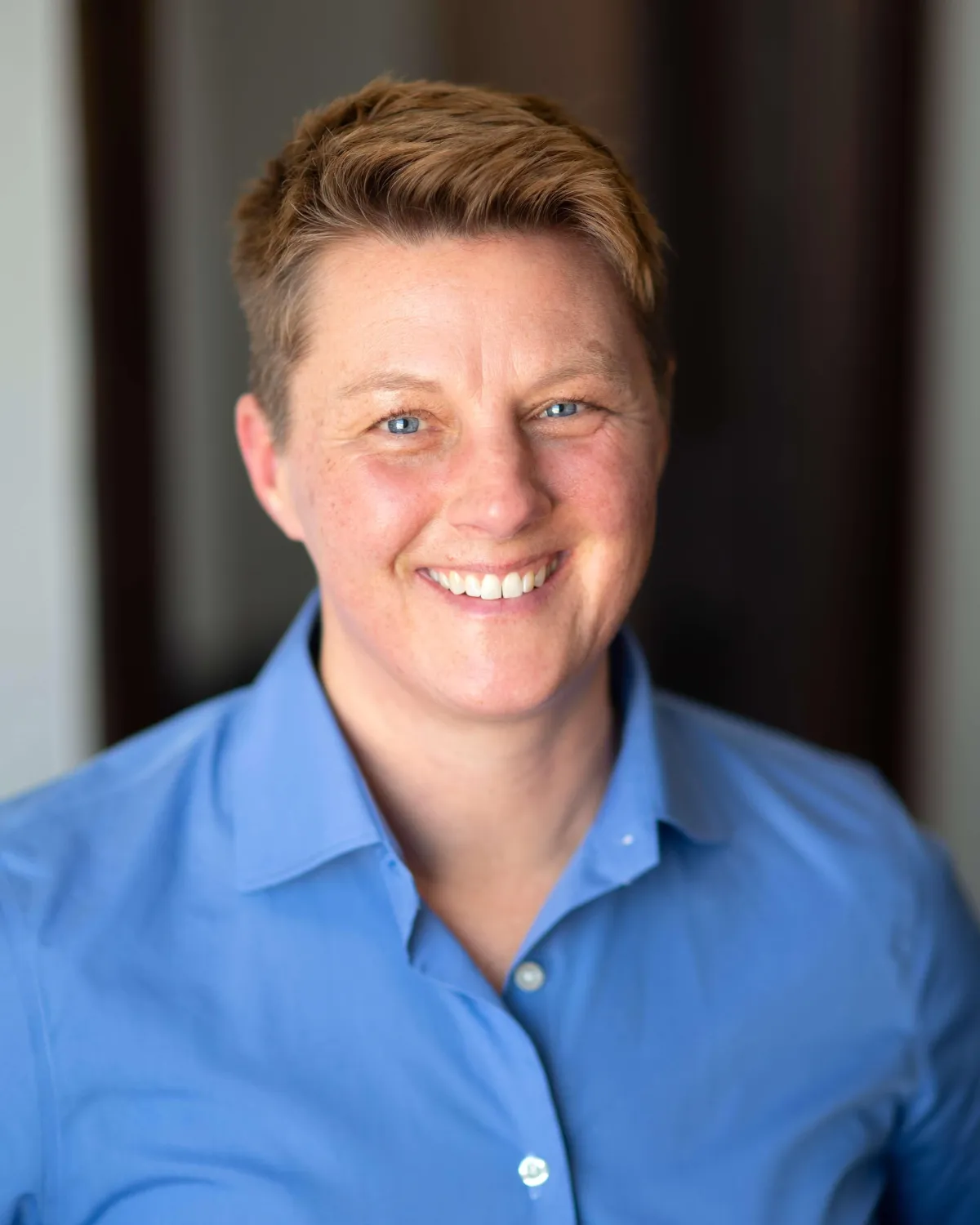 woman-lesbian-gay-real-estate-agent-Angie-Groettum-ReMax-Preferred-Bloomington-MN