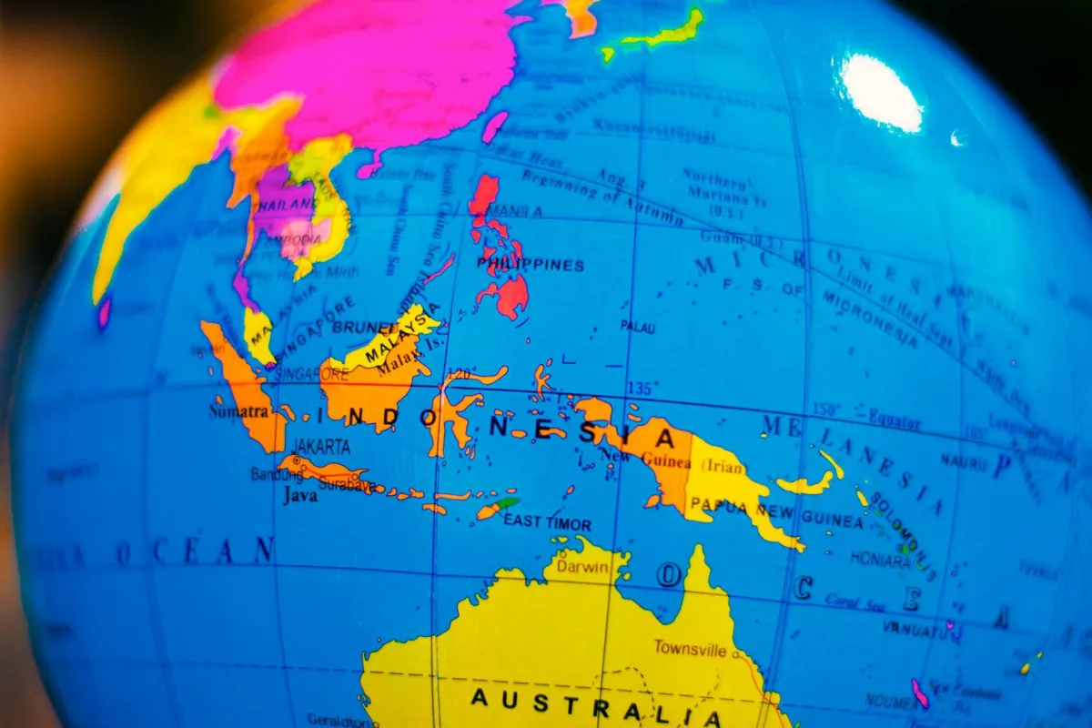 Globe showing Darwin, one of te cities Aus Biz AI provides businesses with AI automation services