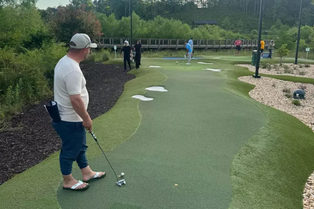 Golfers Discover the Thrill of Competitive Putting