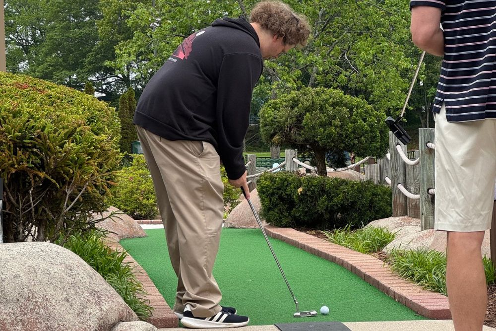 The Rise of Mini Golf Leagues for Competitive Players