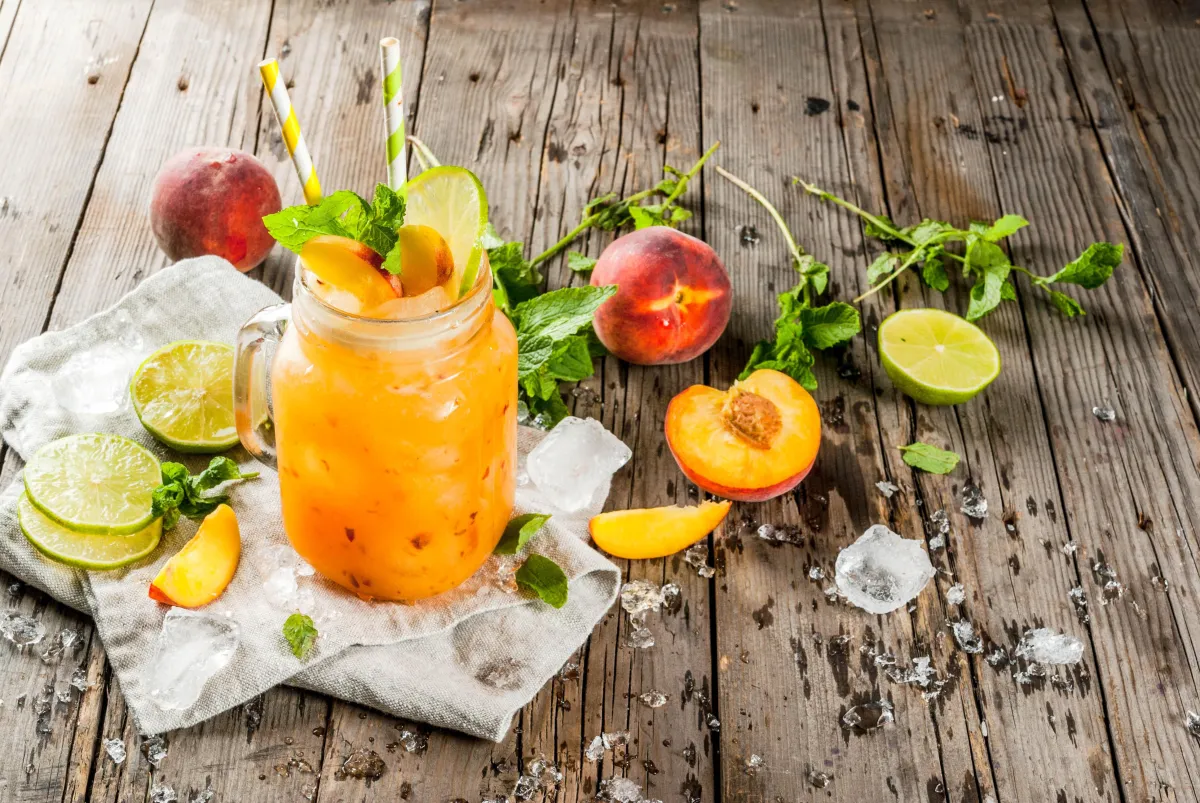 peach mojito cocktail, perfect for corporate and private parties