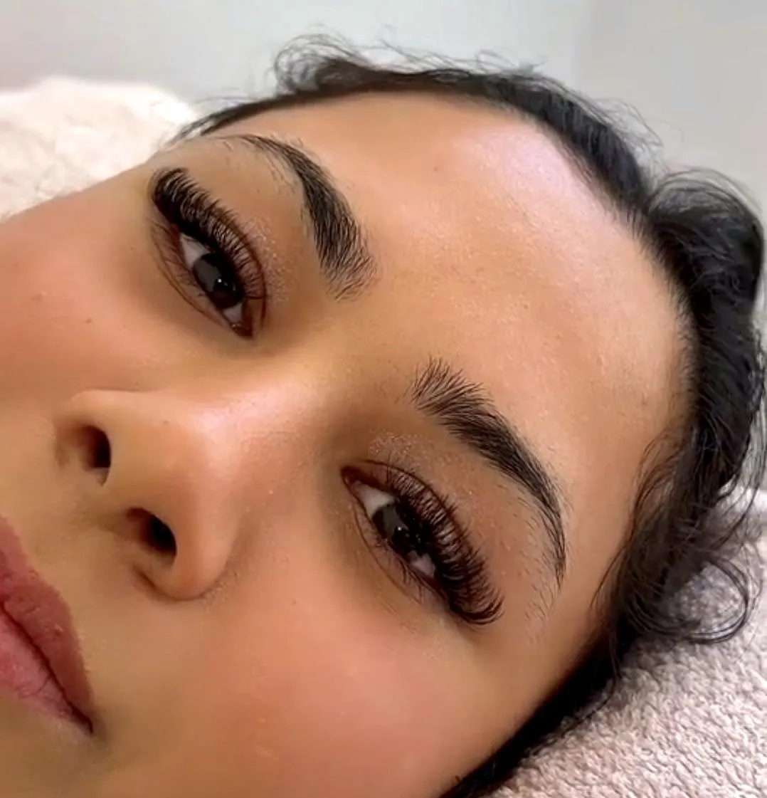 Lashed by Hannah Hybrids