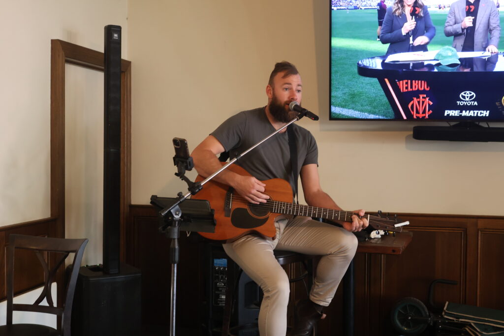 Why Live Music Changes the Feel of a Pub