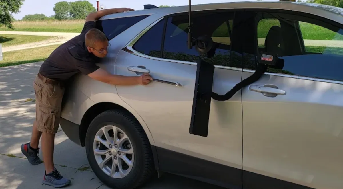 PAINTLESS DENT REPAIR