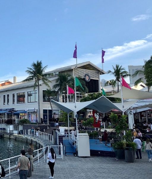 Bayside marketplace