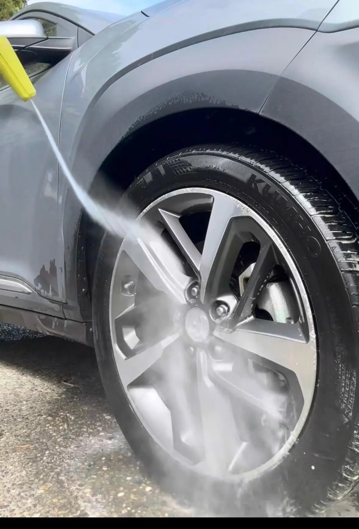 Wheel & Tire Cleaning in Seattle