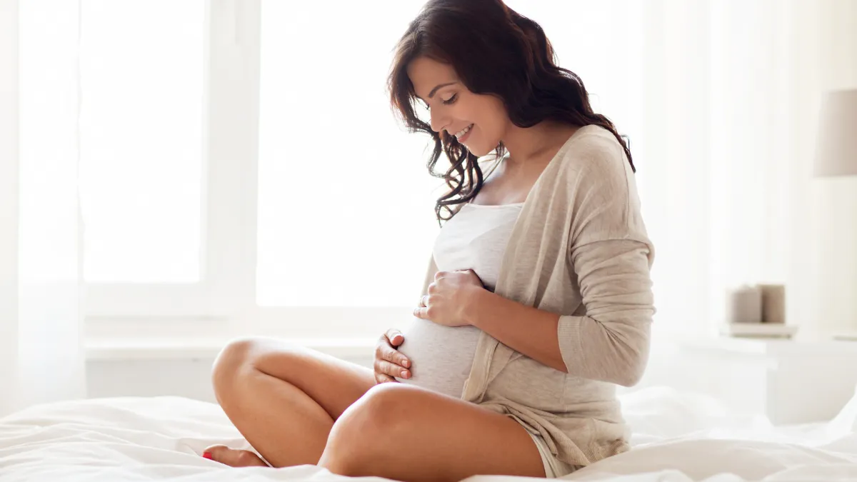 pregnant woman prenatal chiropractic care supporting spinal and pelvic health