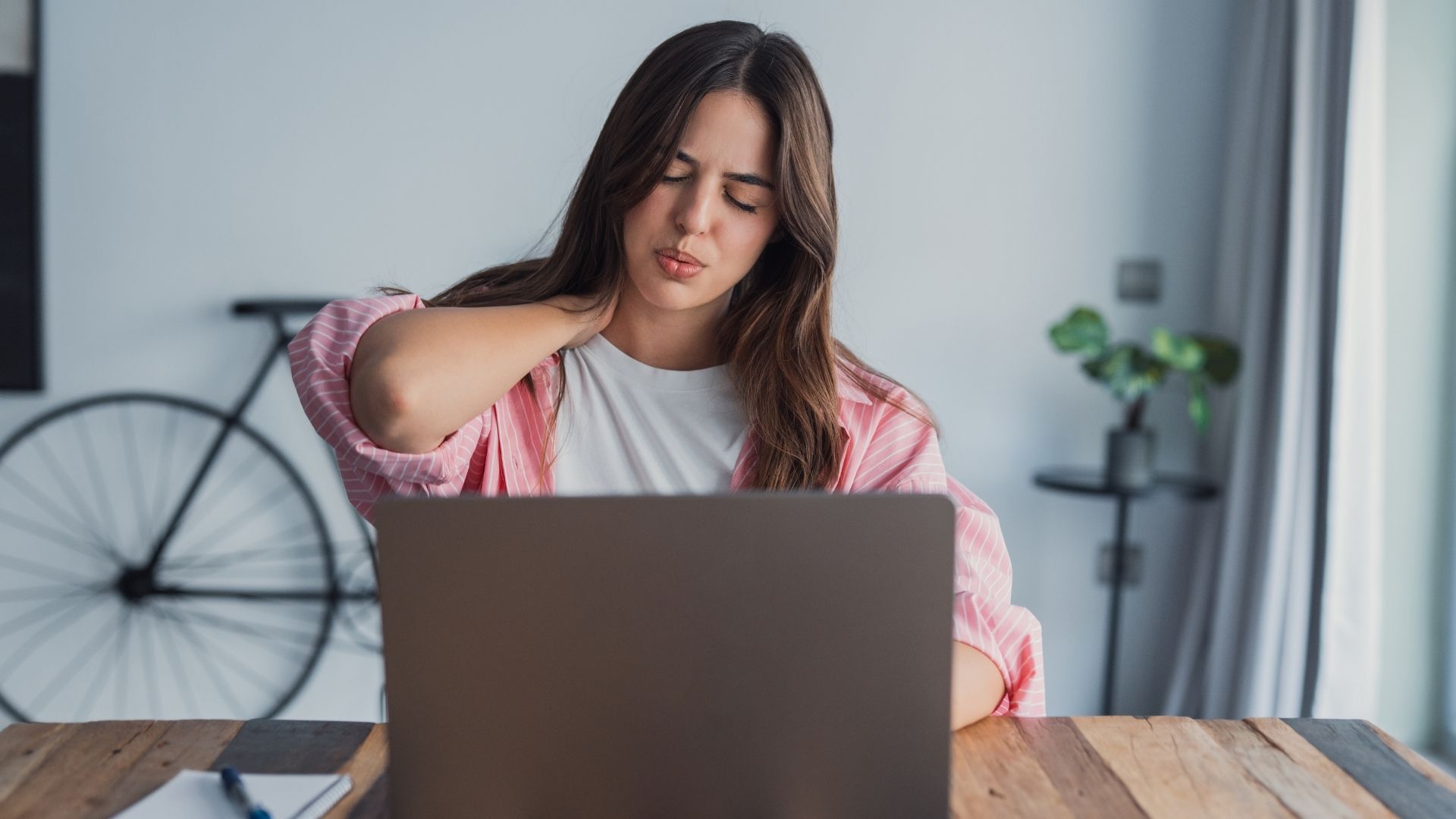 Desk Setup and Neck Pain: What Actually Helps
