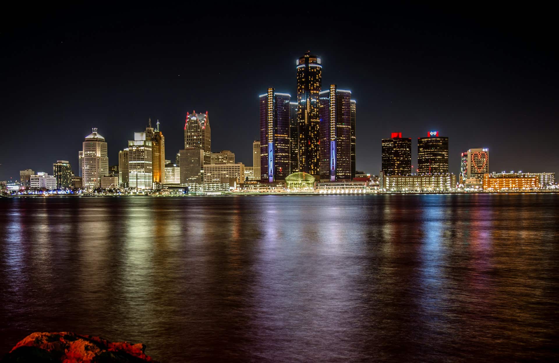 Metro Detroit City Guide: Explore Iconic Landmarks