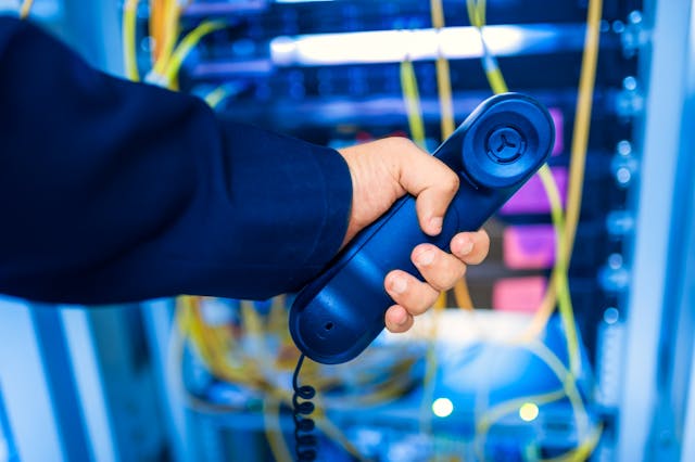 Business using a VoIP Phone System in Southfield MI