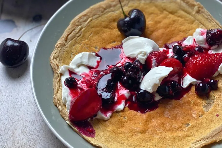 pancake with fruit