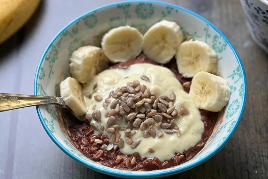 Banana Cocoa Oats with Sunflower Seeds