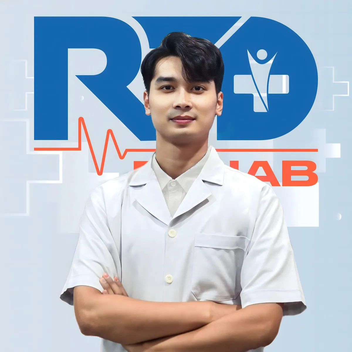 Bác sĩ Nguyễn Minh Tú tư vấn sức khỏe xương khớp cho người bệnh