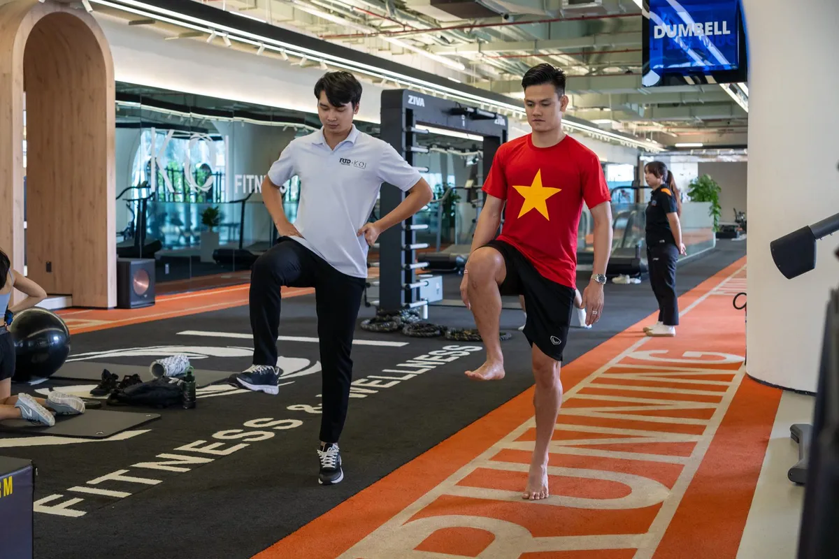 Bài tập đứng một chân giữ thăng bằng