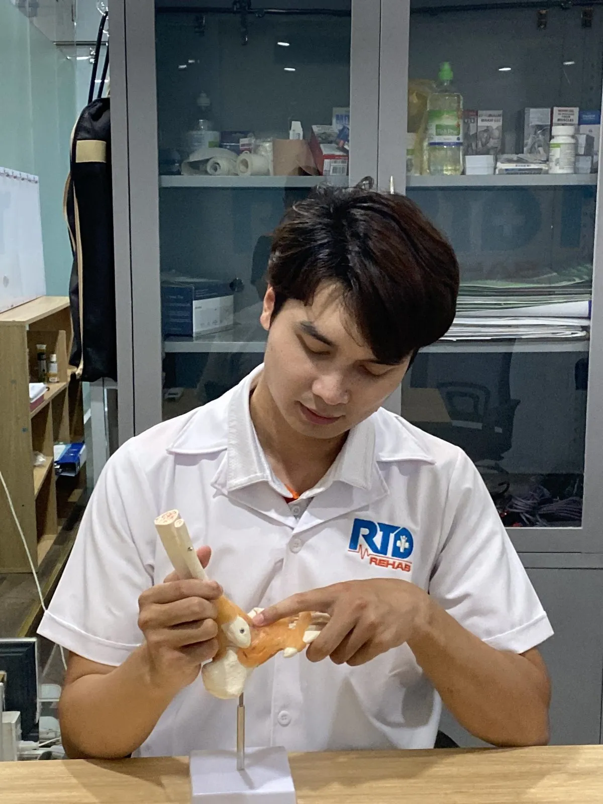 Mổ dây chằng chéo trước có nguy hiểm không? Rủi ro thật