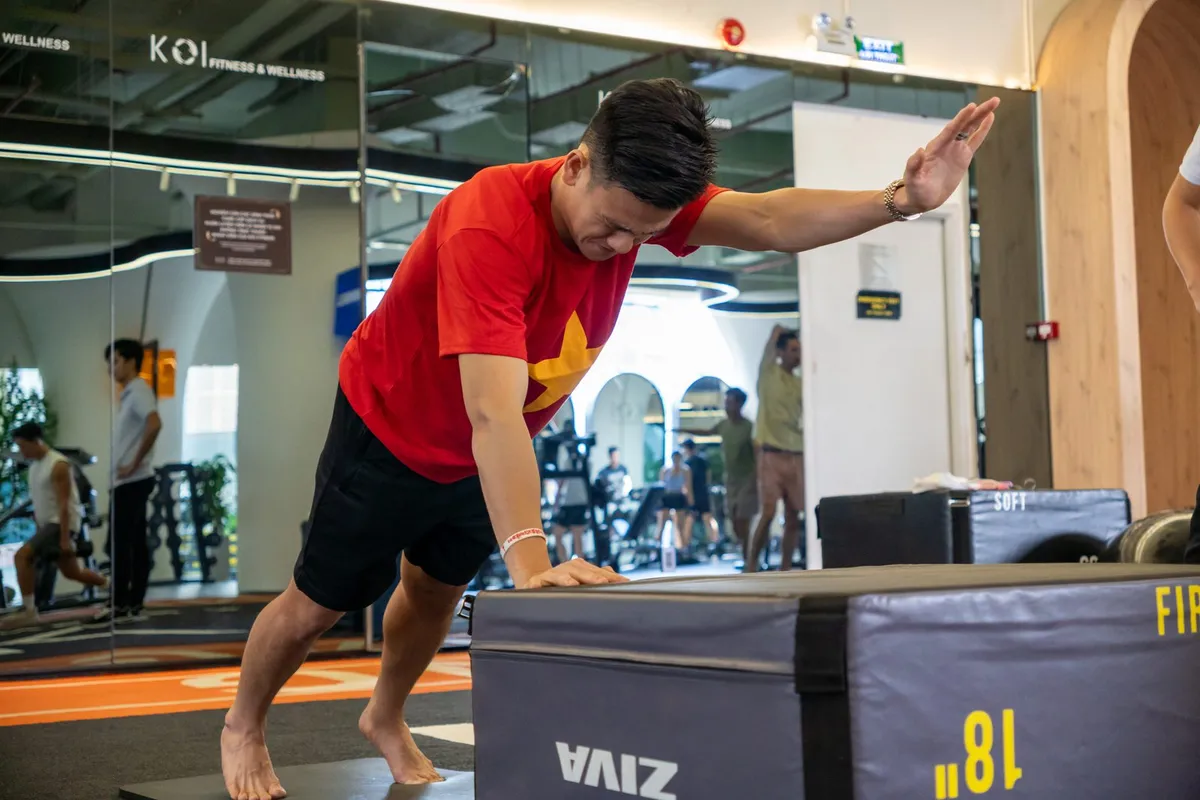 Bác sĩ Tú hướng dẫn bài tập phục hồi chức năng khớp gối