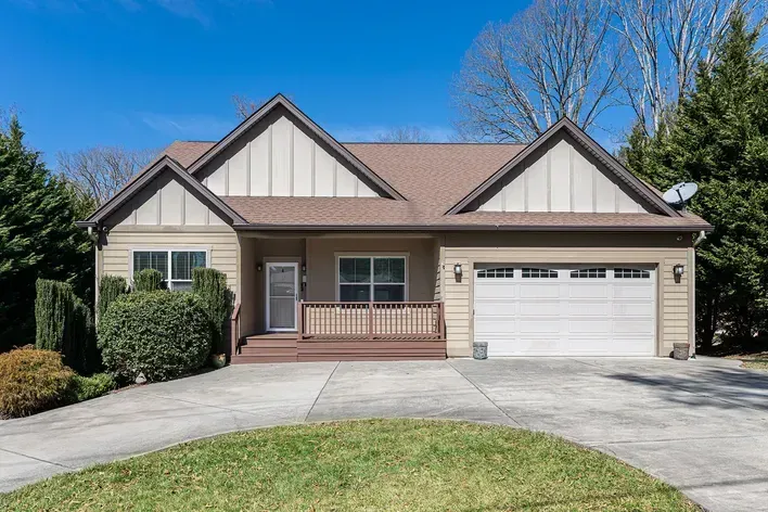 Asheville  Concrete builds and installs driveway