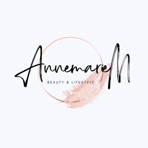 AnnemarieM and Lippy That Lasts