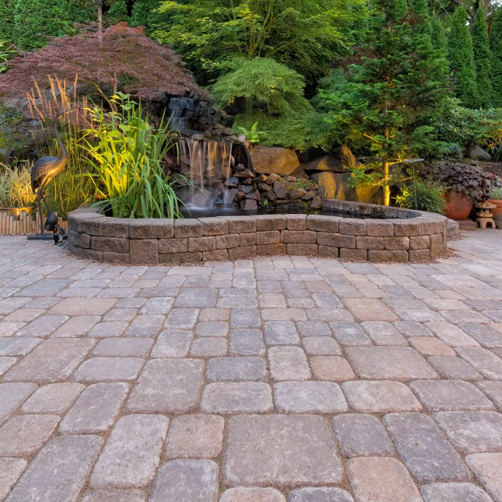 outdoor brick paver  retaining walls