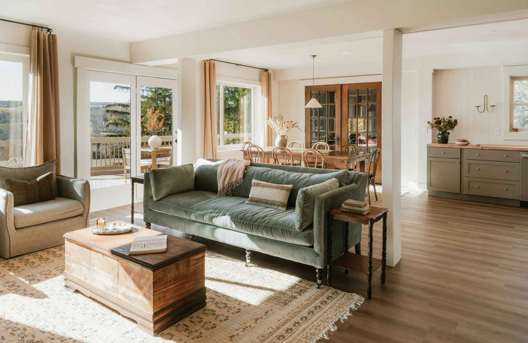 straighten-up-homes-los-angeles-ca-pre-renovation-organizing-living-room-warm-colors-wood-floors-simplified