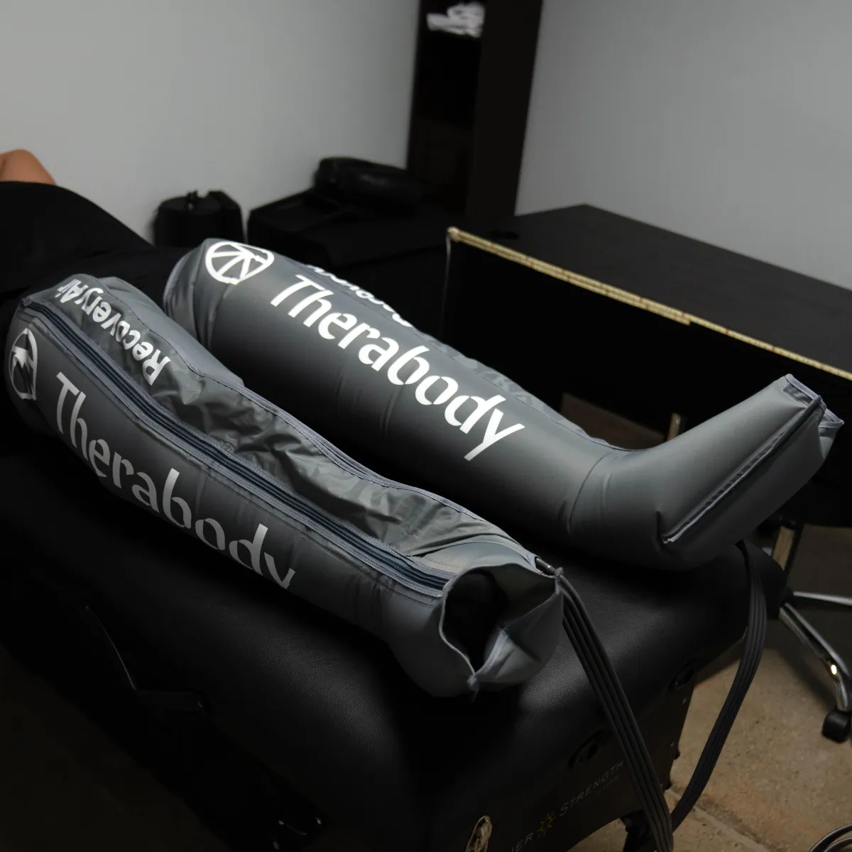 Pneumatic compression normatech therabody device