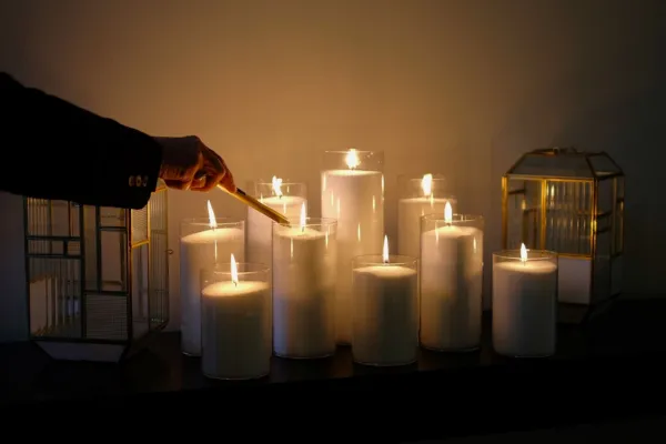 How Luxury Hotels Simplify Candle Lighting (Without Losing the Atmosphere)