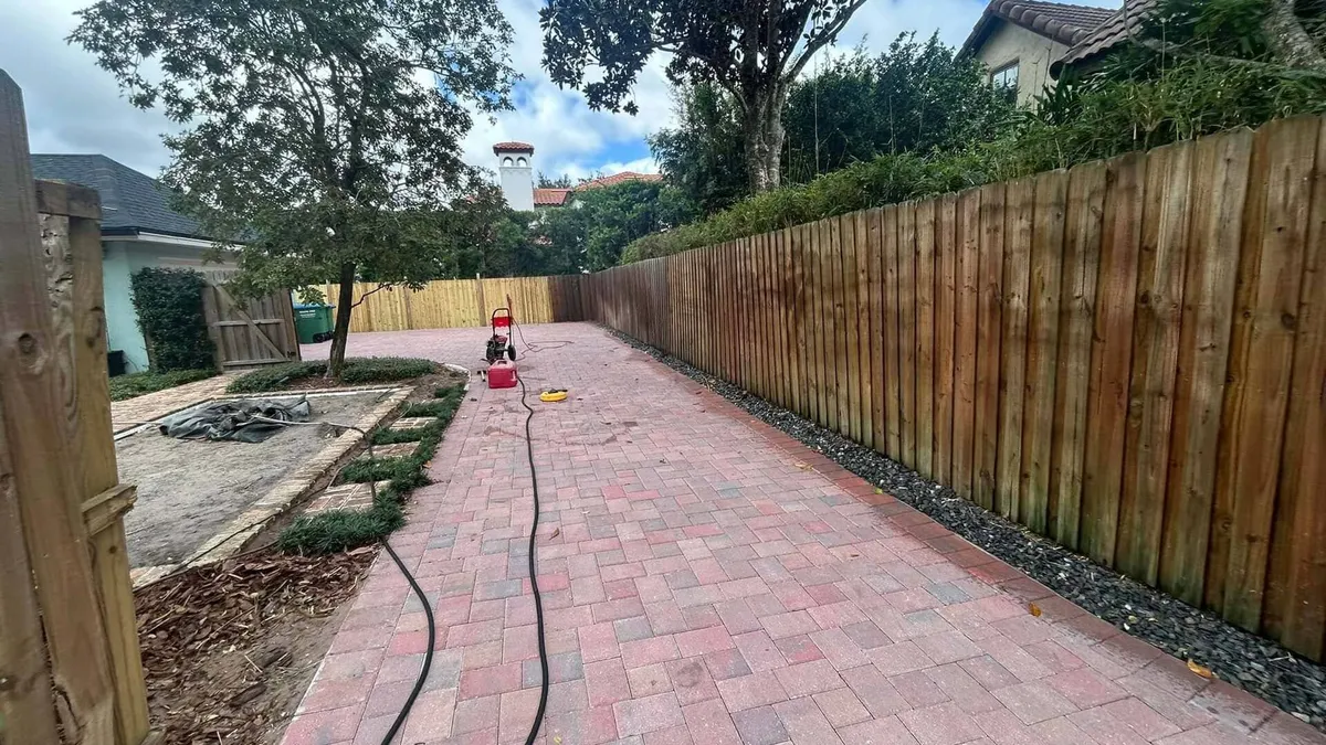 Fence Painting in Orlando