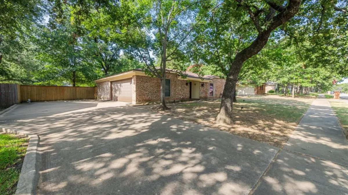 Bedford Concrete, Bedford Texas doing Driveways