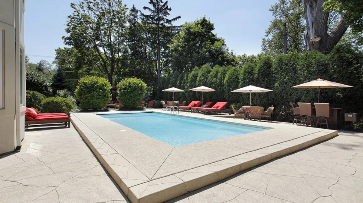 Bedford Concrete builds and installs driveway