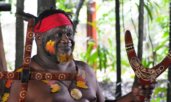 Aboriginal Art Workshop in the Outback Create your own masterpiece with a local indigenous artist. - Australia Cruises - Luxury Sassy Cruises