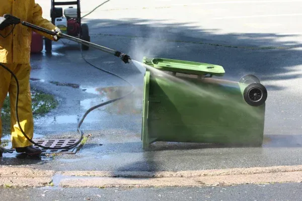 Eco-Friendly Trash Can Cleaning in Milford, OH for Cleaner, Safer Bins