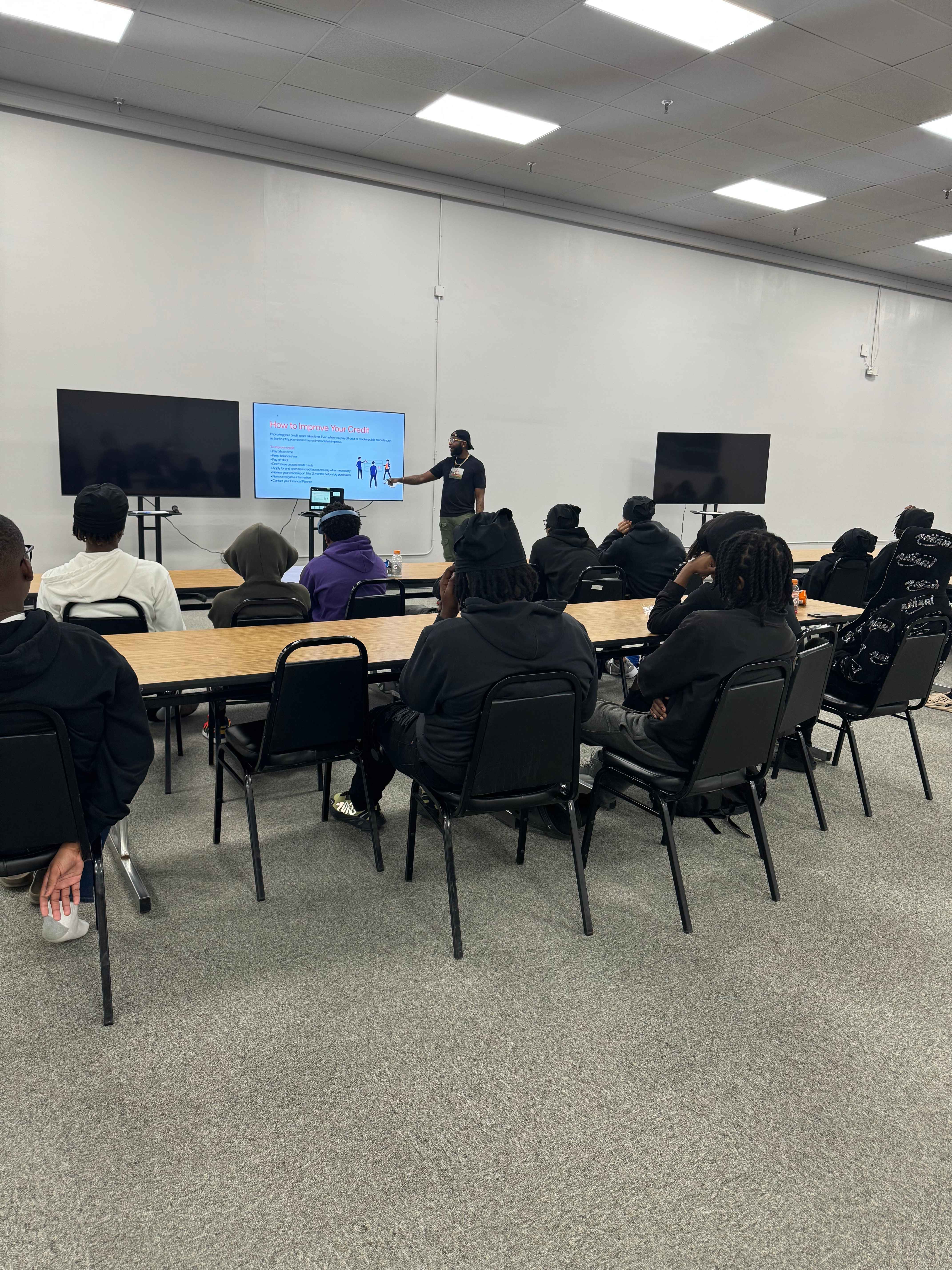 Financial Fit Club webinar on how to increase output, presenter teaching audience strategies for productivity