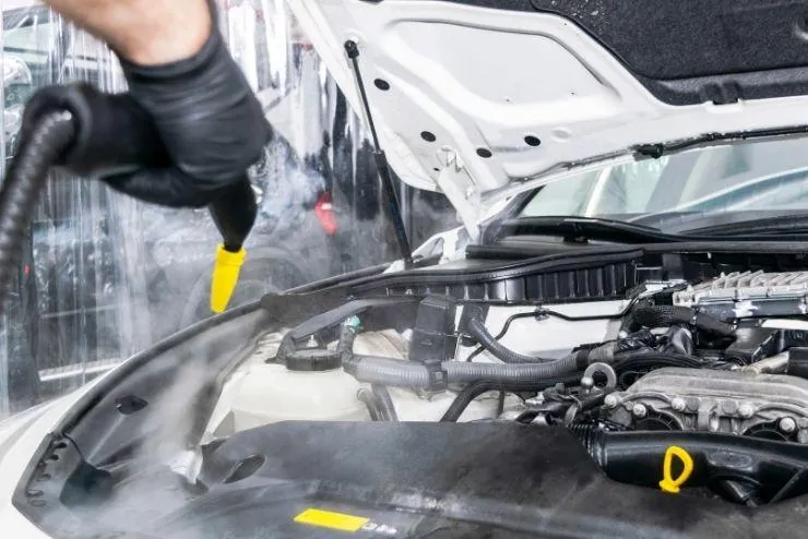 Motorwäsche in Leipzig