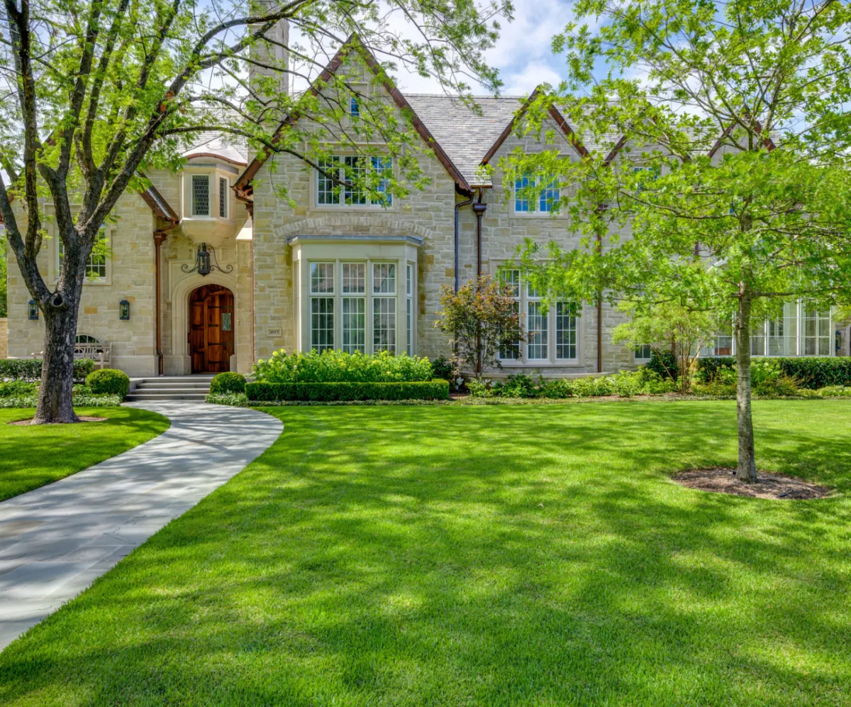Seasonal Lawn Clean Ups Magnolia,TX & Tomball,TX