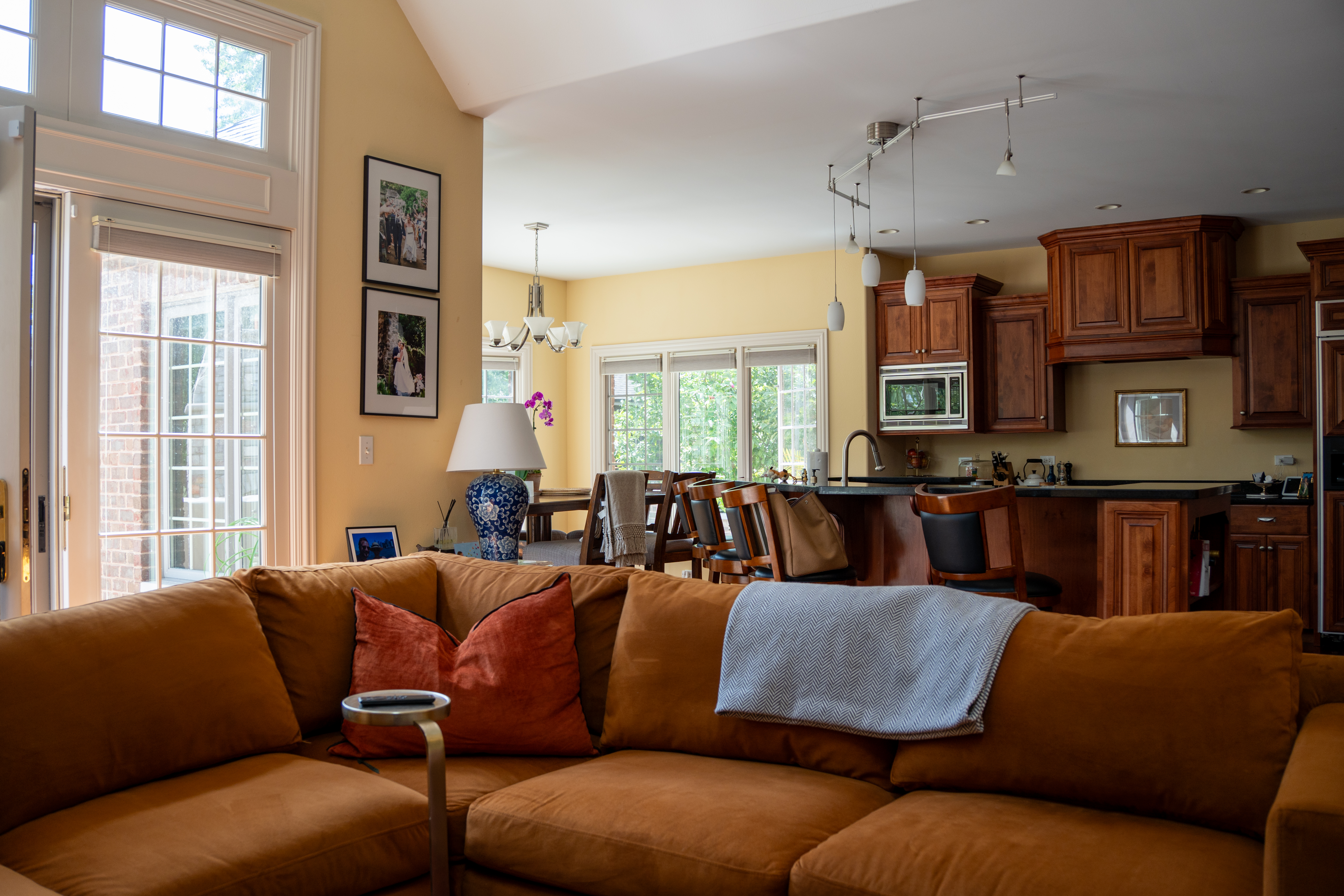 Casita Clean team members performing a full kitchen cleaning in a residential Lockport, IL home