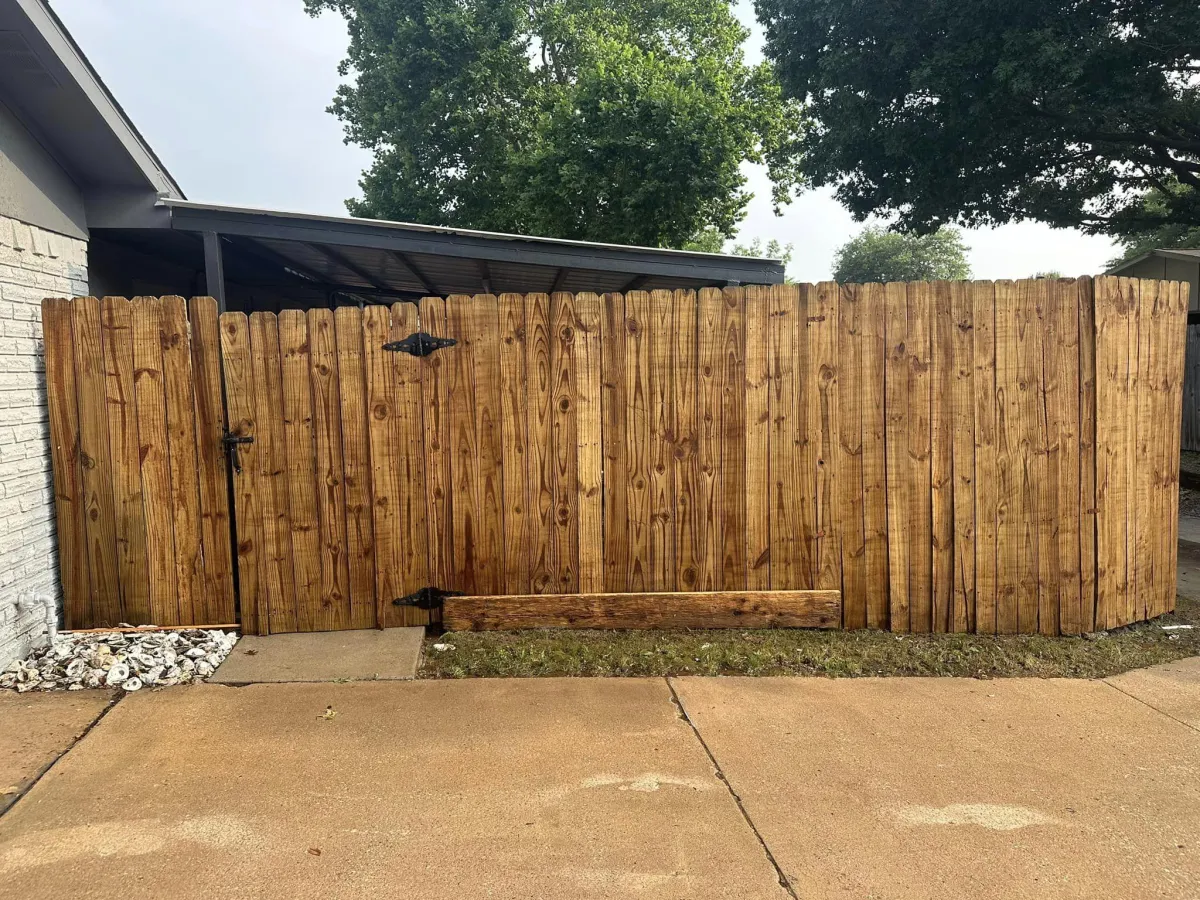 PROFESSIONAL DECK & FENCE CLEANING