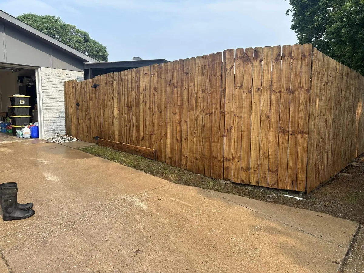 PROFESSIONAL DECK & FENCE CLEANING