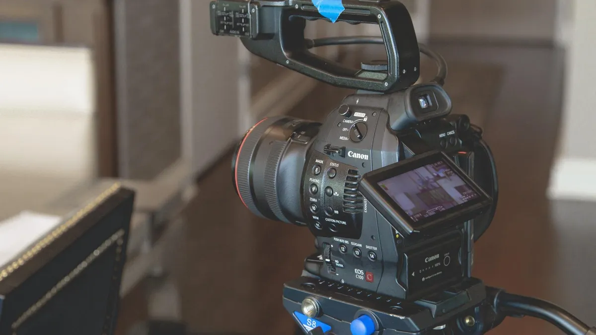 A video testimonial camera