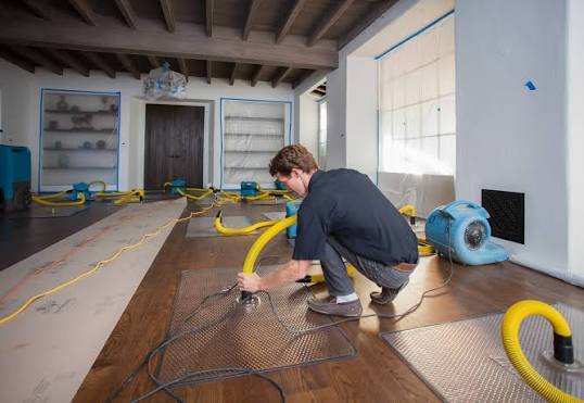 Emergency water damage restoration service